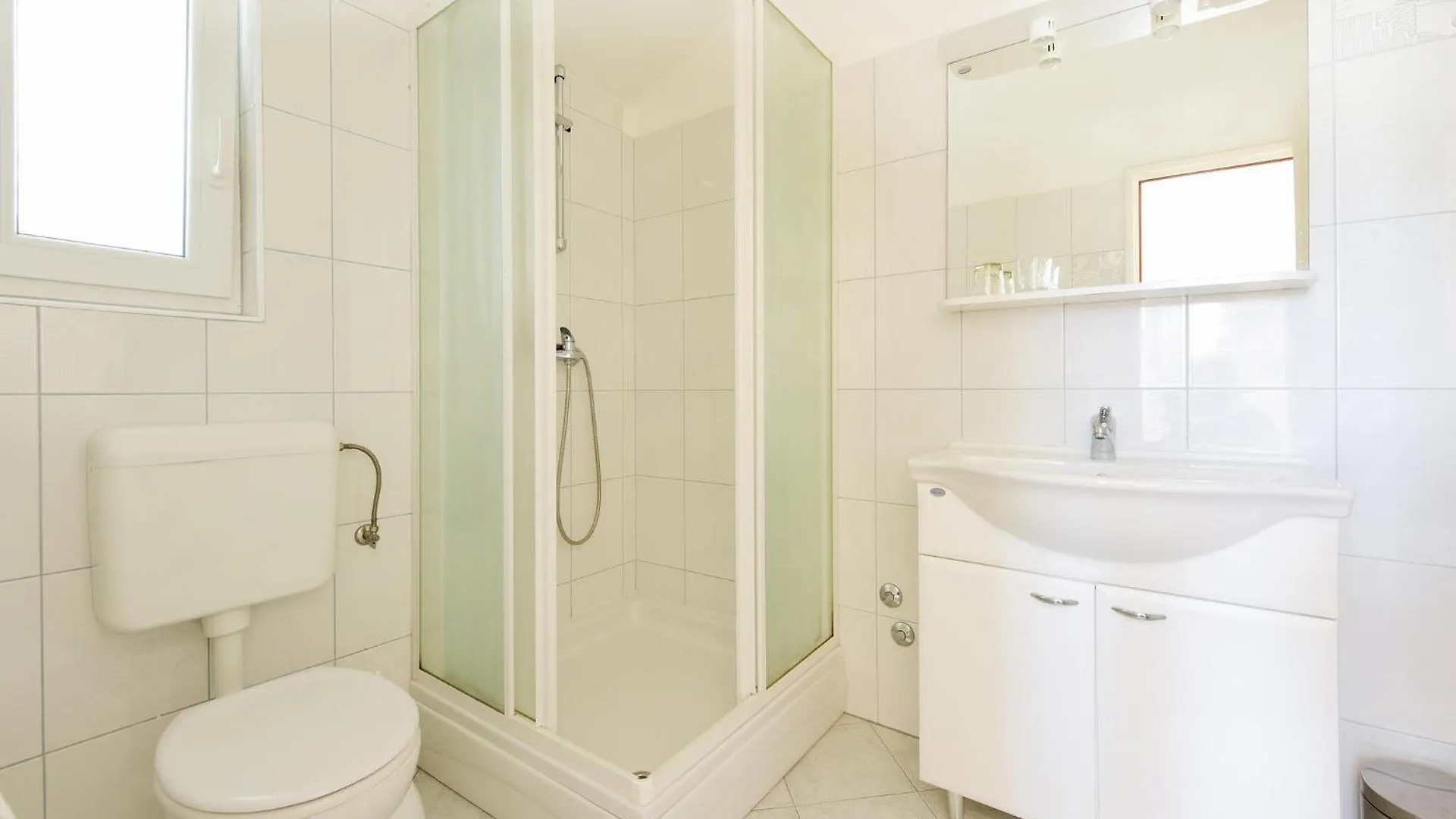 2 Bedroom Nice Apartment In Ugljan Croatia