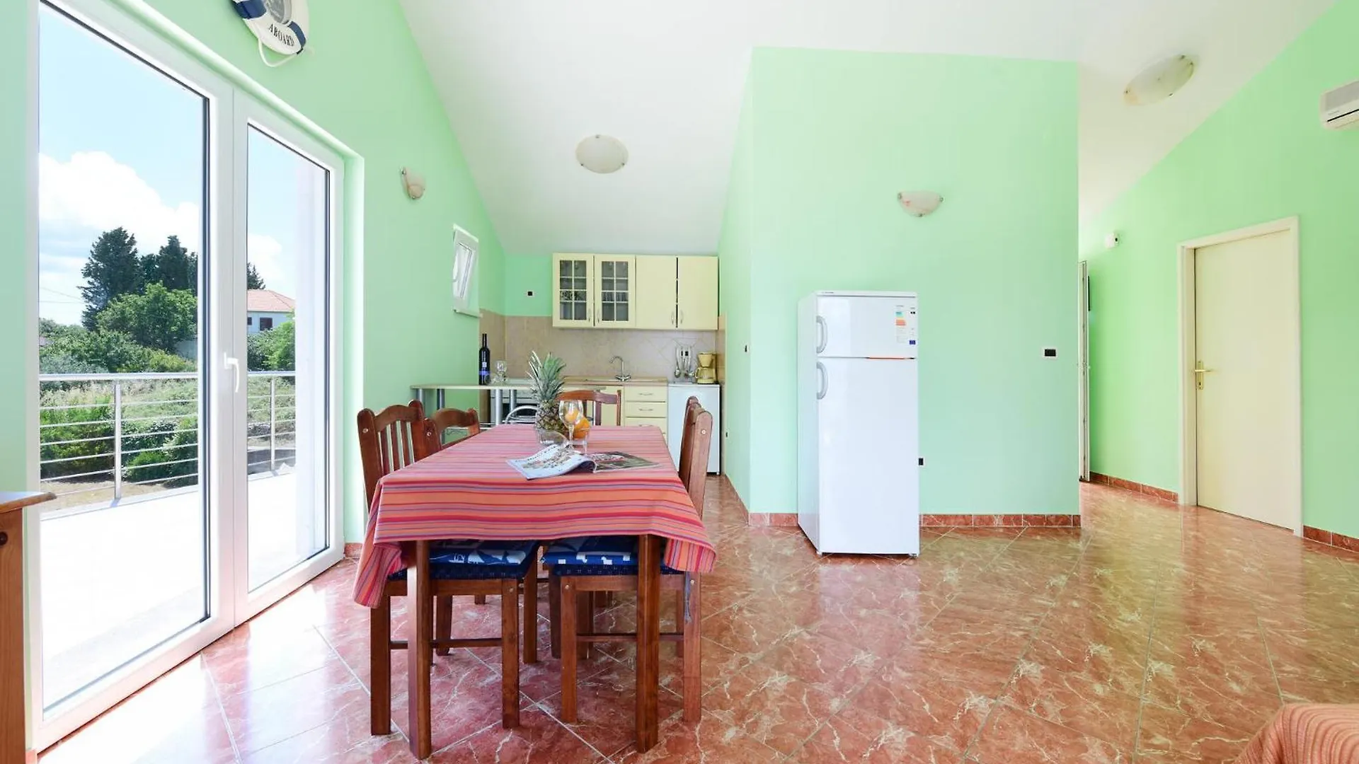 2 Bedroom Nice Apartment In Ugljan