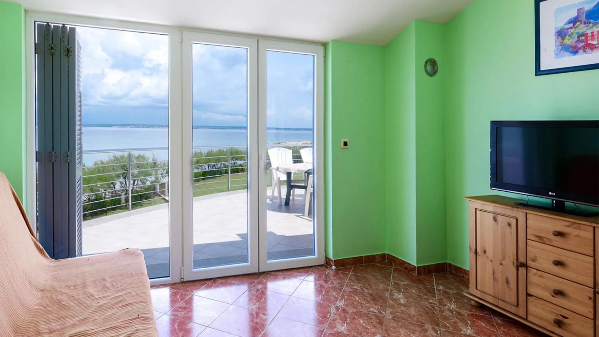 2 Bedroom Nice Apartment In Ugljan