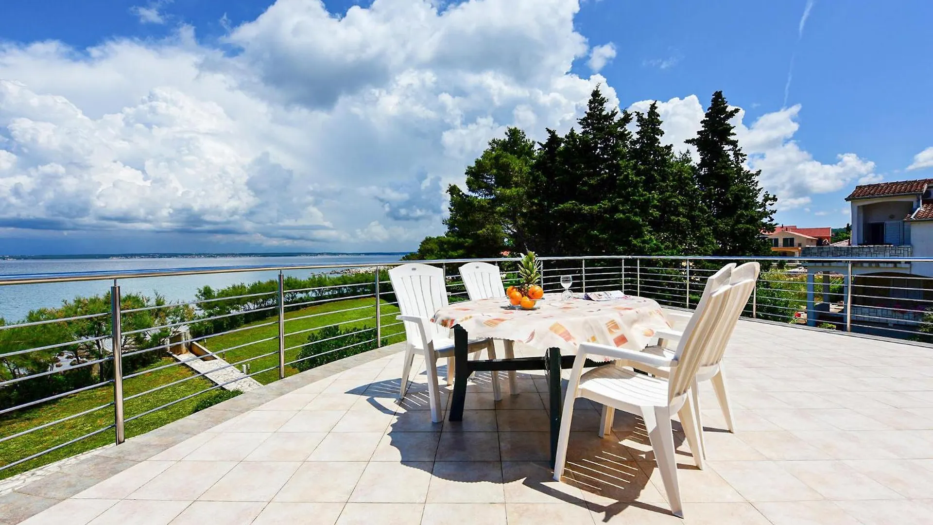 2 Bedroom Nice Apartment In Ugljan
