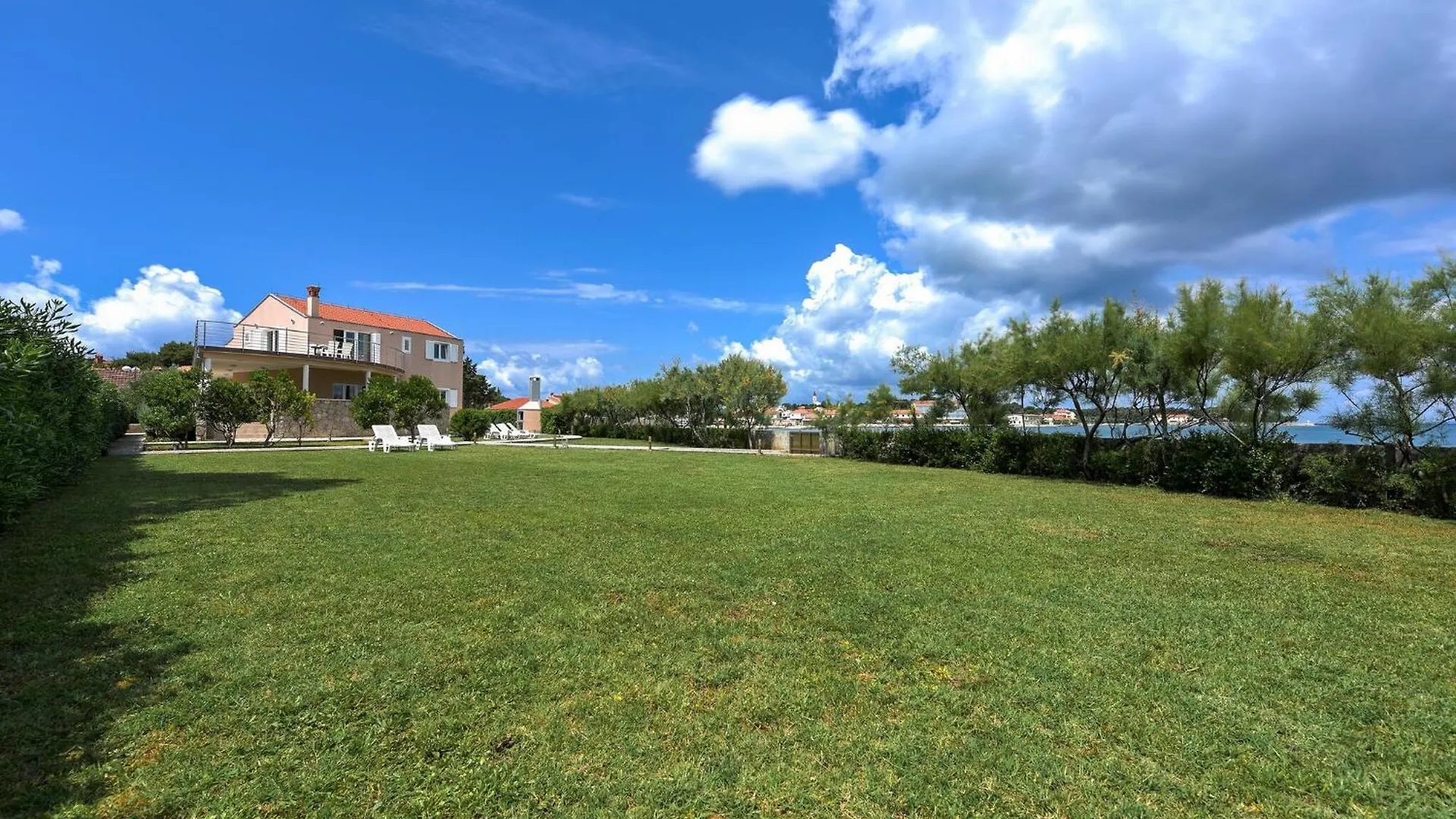 2 Bedroom Nice Apartment In Ugljan