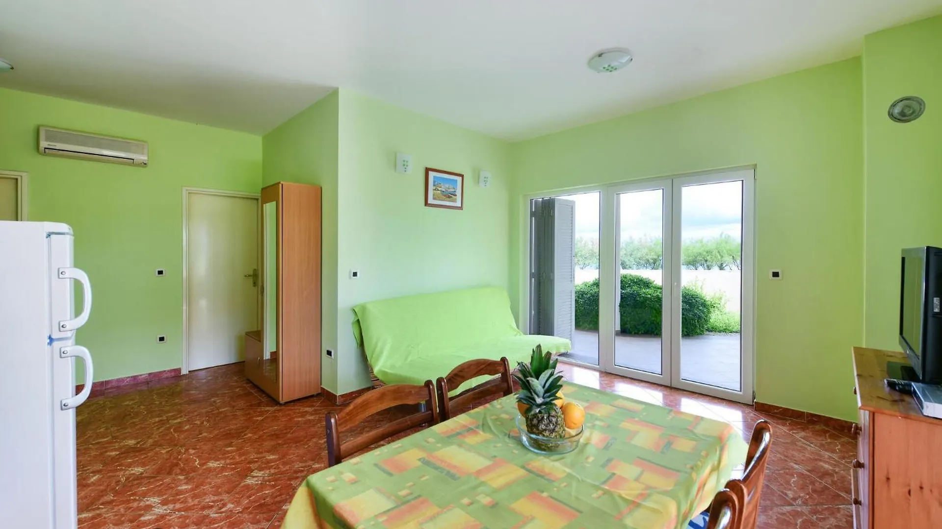 2 Bedroom Nice Apartment In Ugljan Croatia