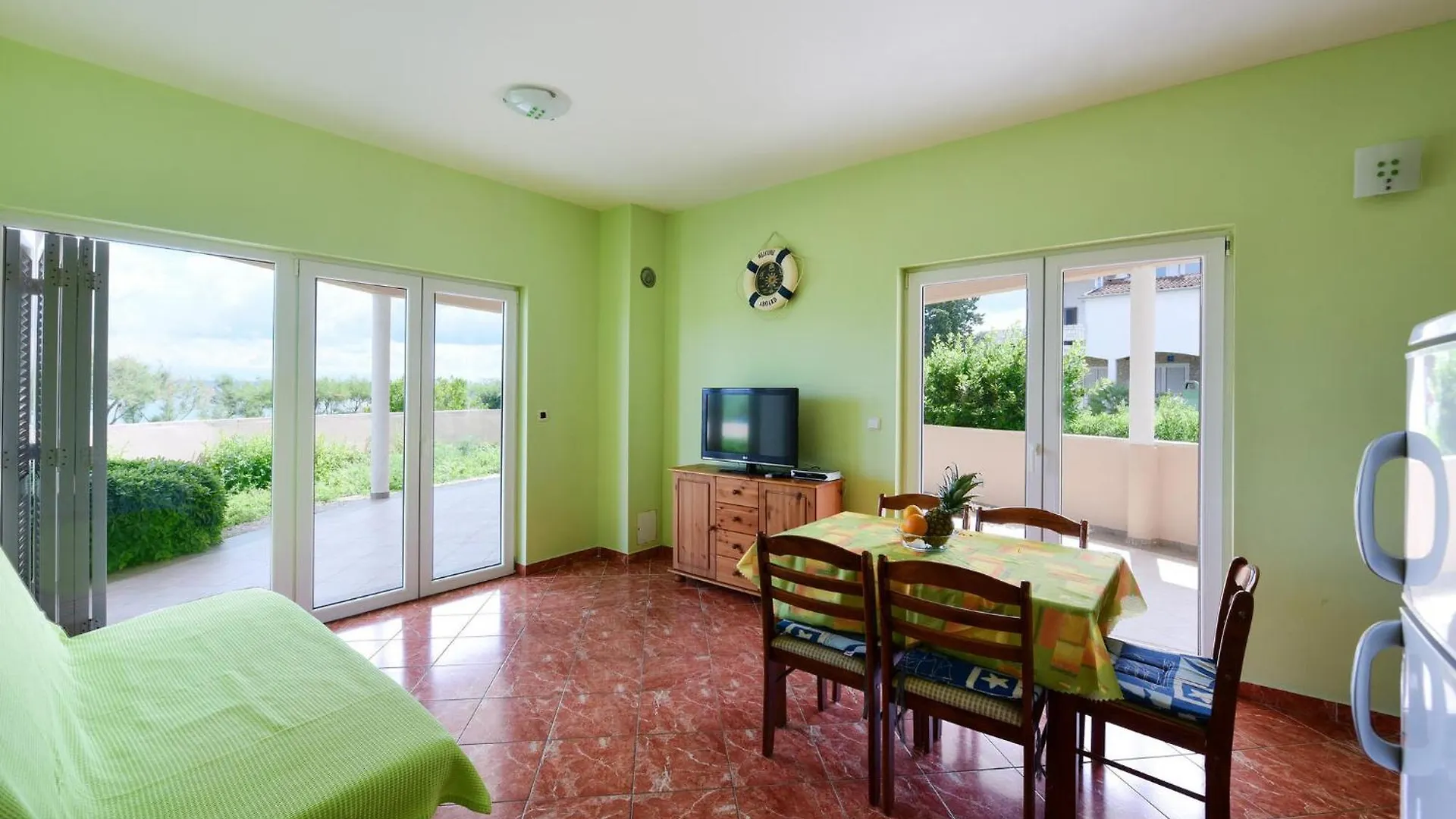 2 Bedroom Nice Apartment In Ugljan