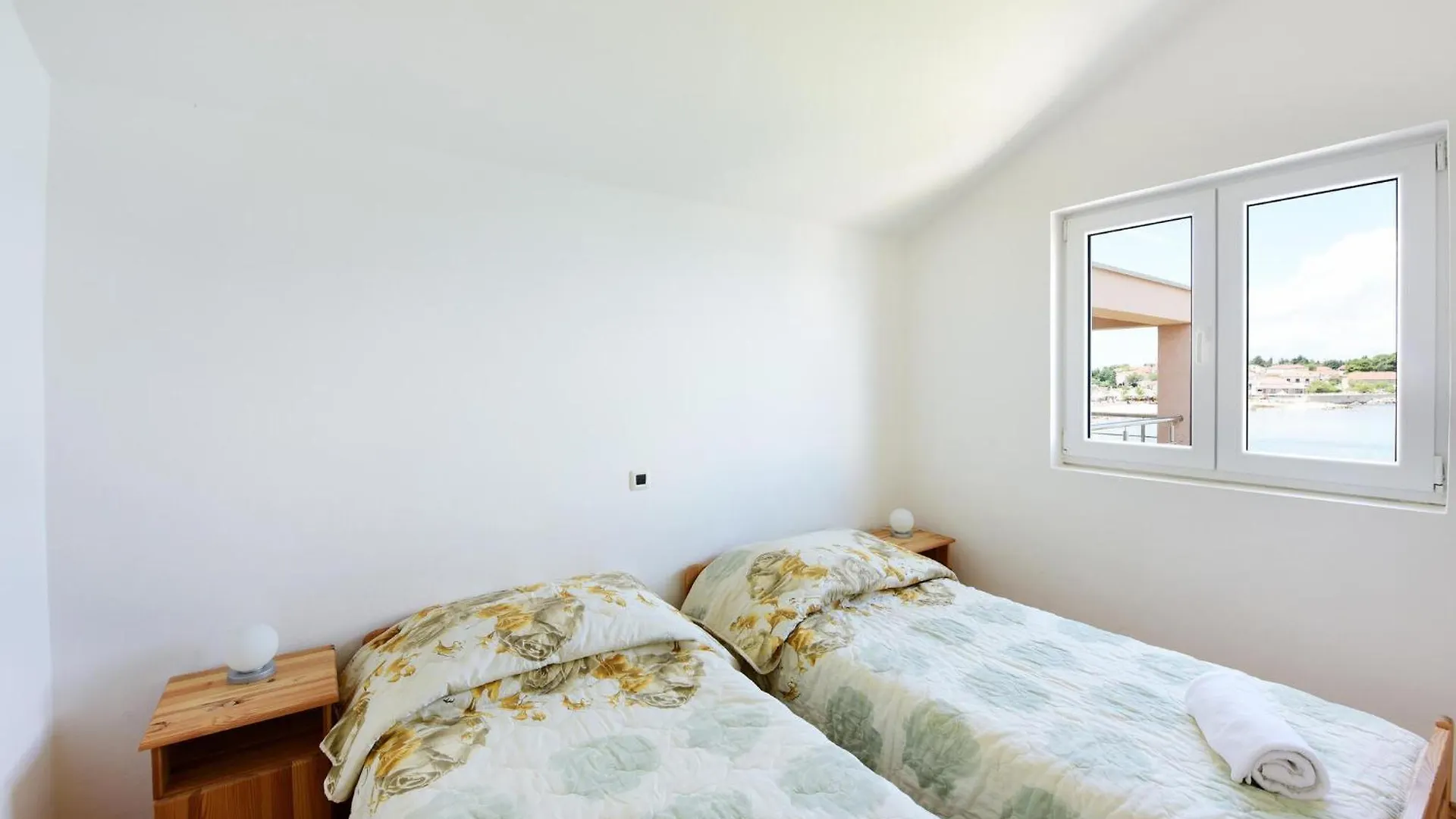 2 Bedroom Nice Apartment In Ugljan Croatia